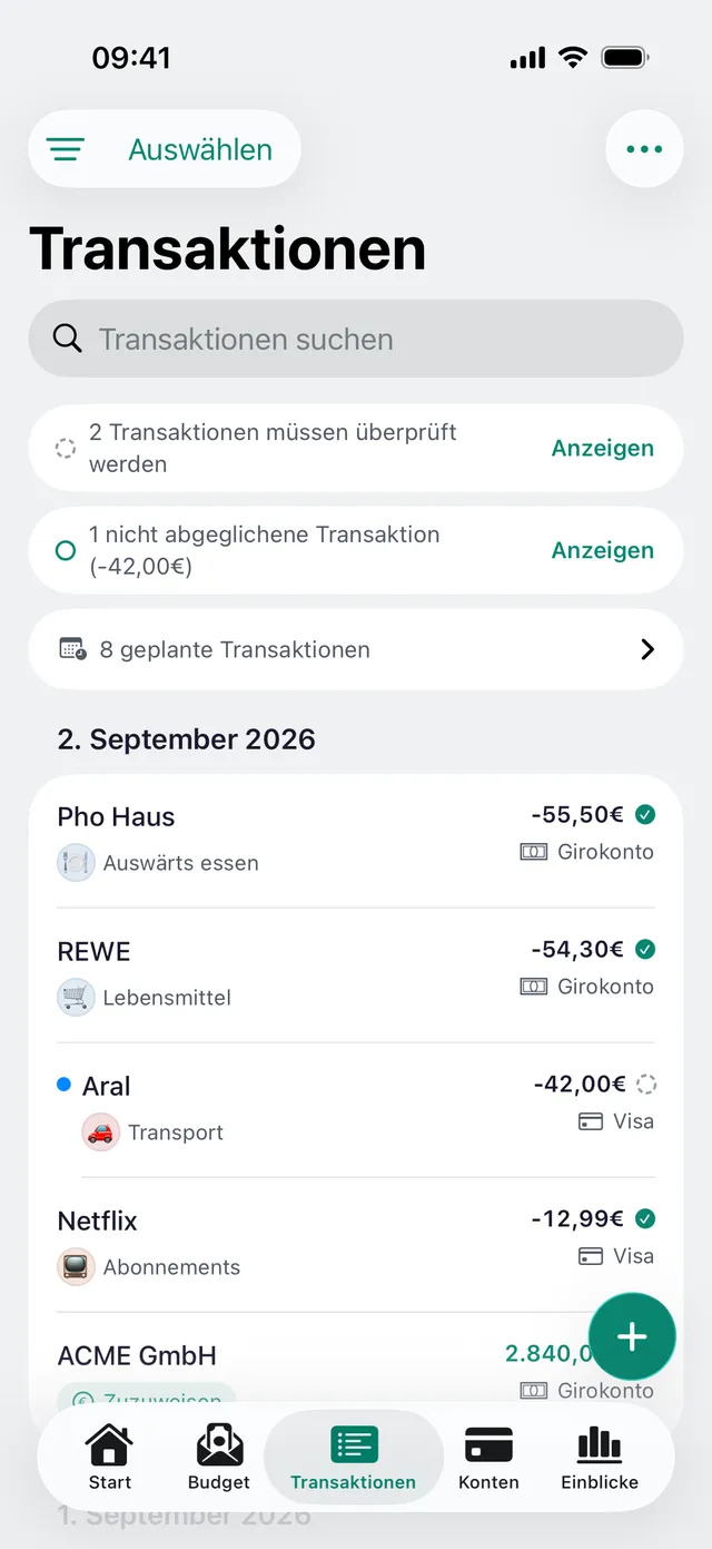 Die Transaktionsliste von newmonth mit Markierungen, geplanten und zu prüfenden Buchungen.